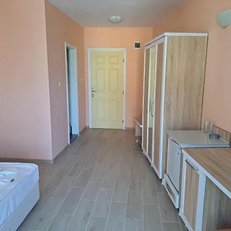 Отель Copacabana Равда