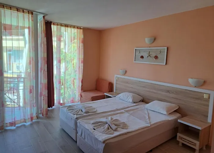 Copacabana Хотел Равда