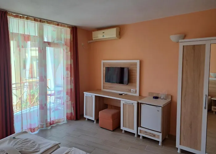 Copacabana Хотел Равда